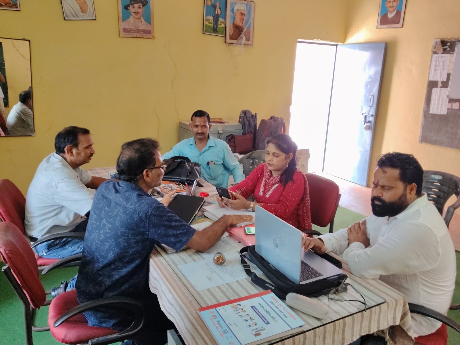 संकुल सह समन्वयक पुरानी छावनी द्वारा शासकीय माध्यमिक शाला टेहलरी का किया अवलोकन।